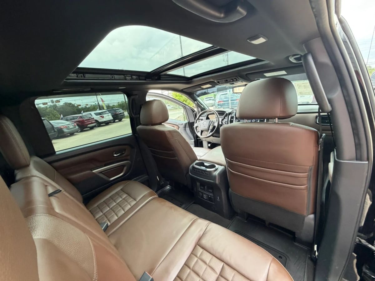 2020 Nissan Titan Platinum Reserve - Photo 26
