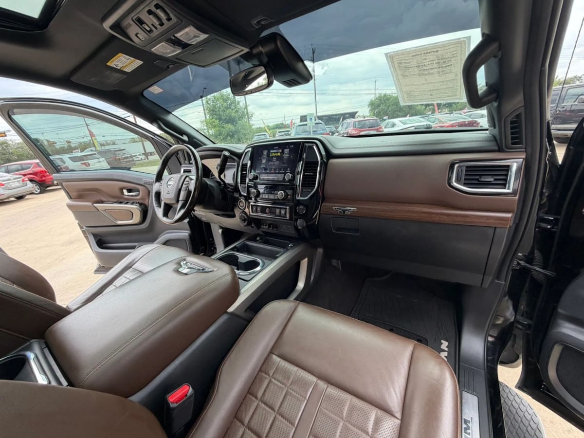2020 Nissan Titan Platinum Reserve - Photo 28