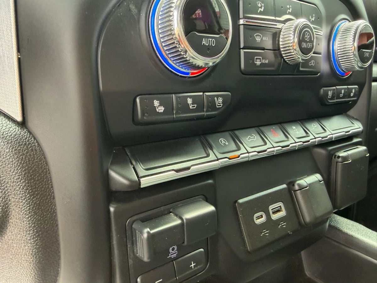 2020 GMC Sierra 1500 SLT - Photo 18
