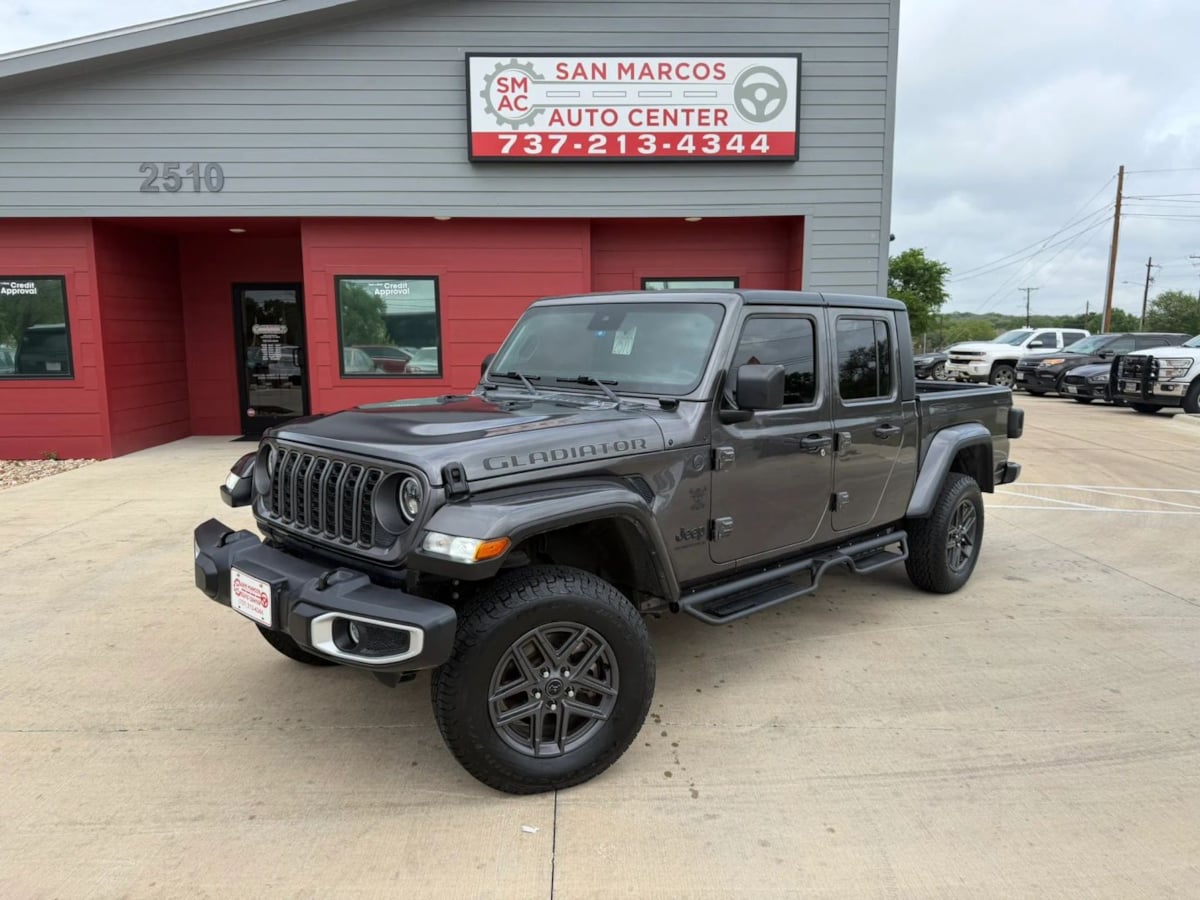 2024 Jeep Gladiator Sport S's photo