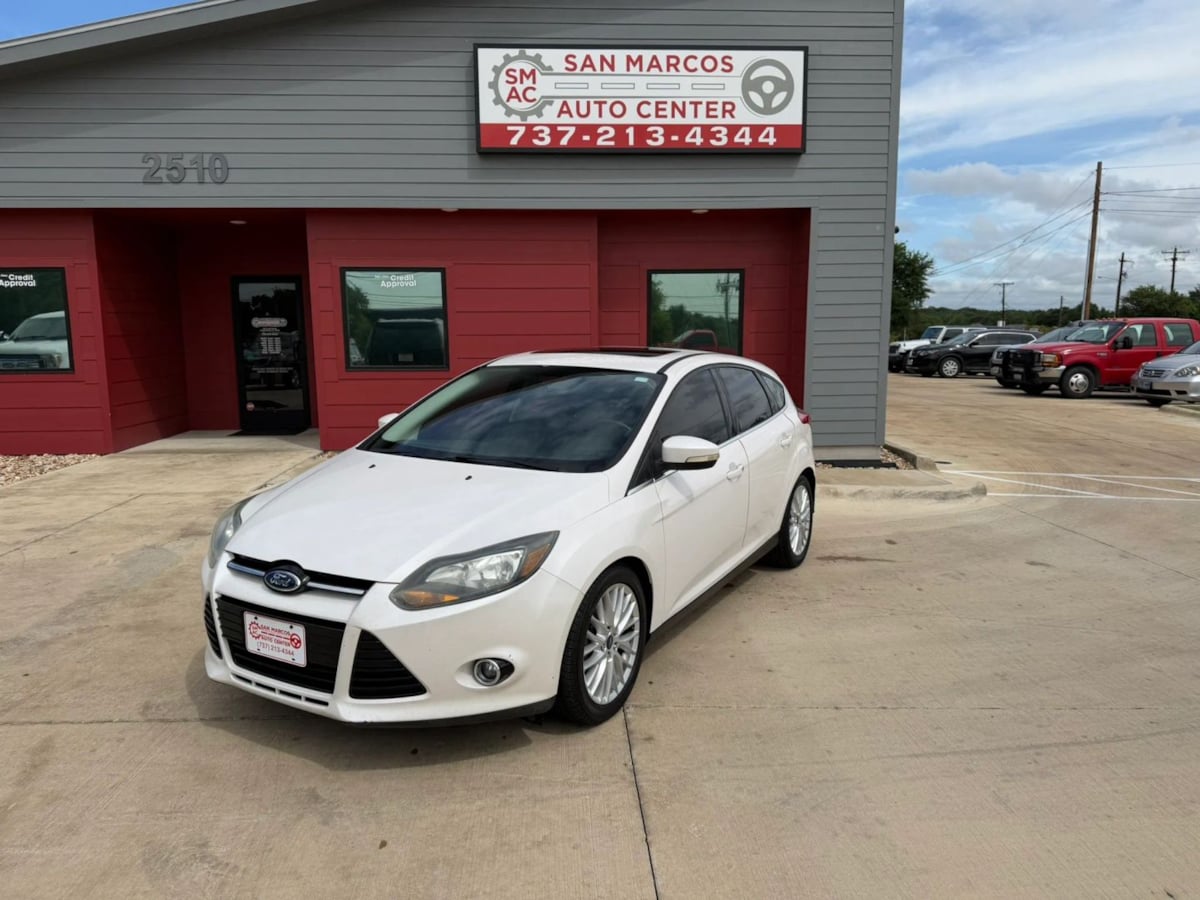 2013 Ford Focus 5 Door Hatch Titanium's photo