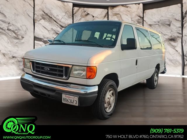 White 2007 Ford E-Series E-350 Super Duty XLT Extended Passenger Van Van Rear-Wheel Drive Automatic