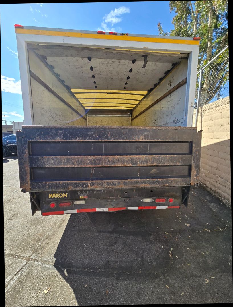 2012 GMC Savana - Photo 6