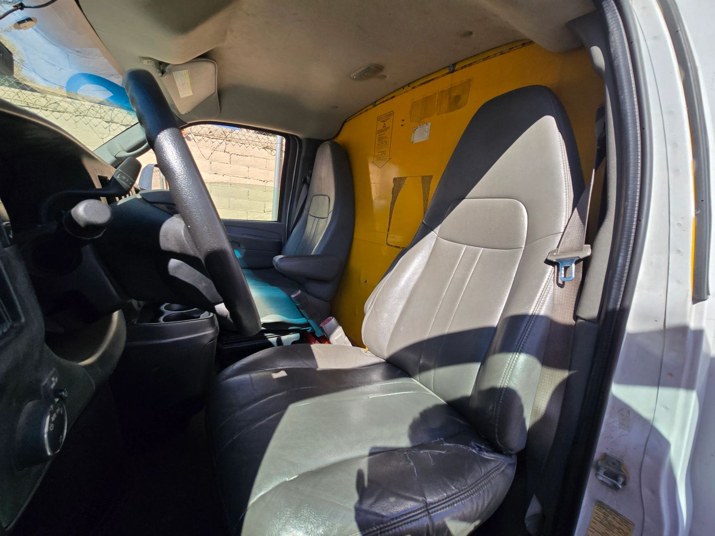 2012 GMC Savana - Photo 11