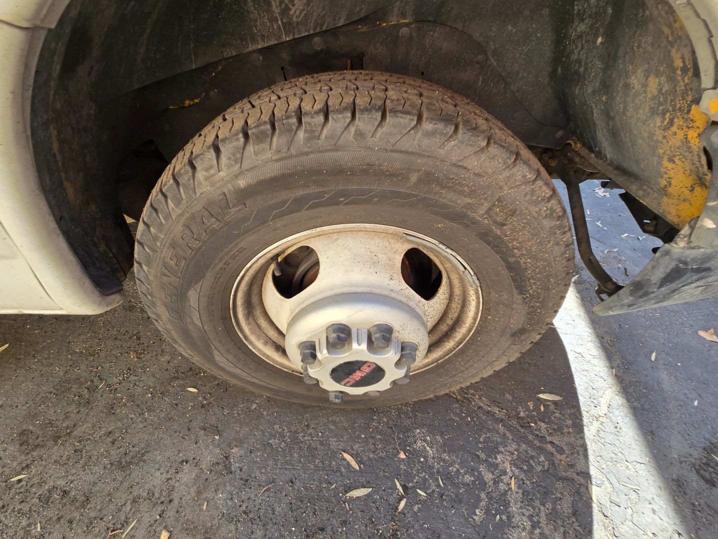 2012 GMC Savana - Photo 14