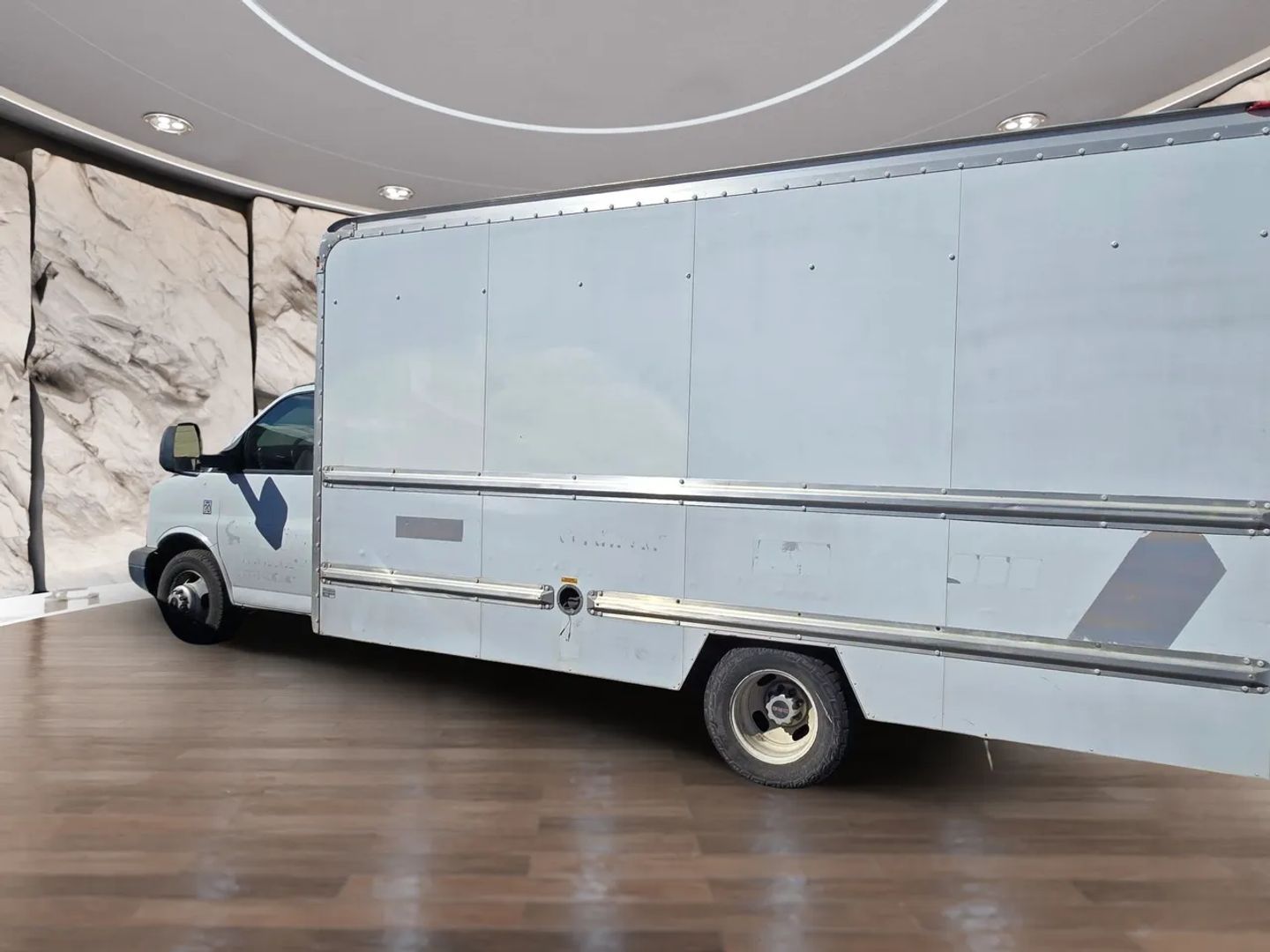 Photo 4 of this GMC Savana Commercial Cutaway