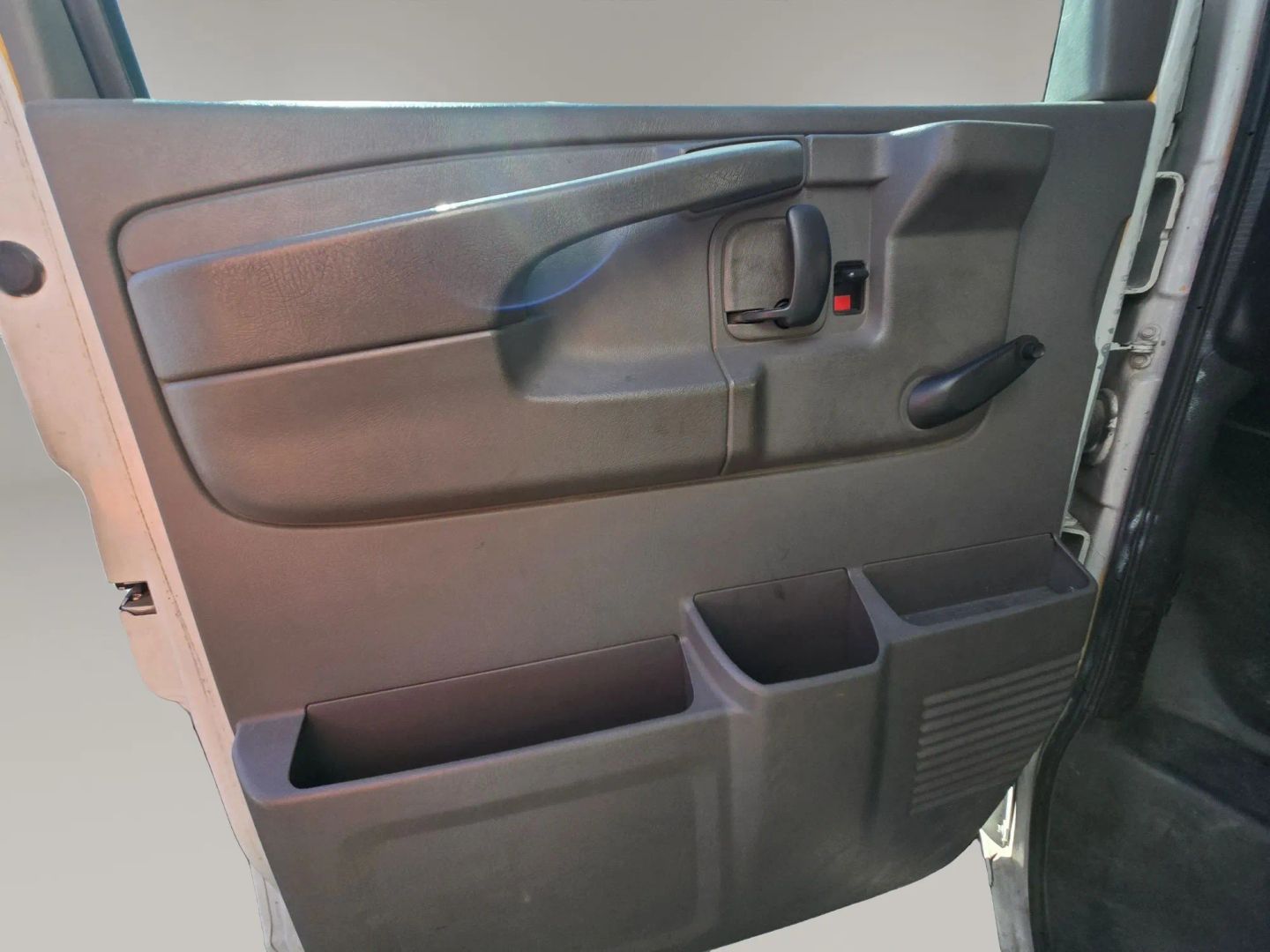 Photo 10 of this GMC Savana Commercial Cutaway