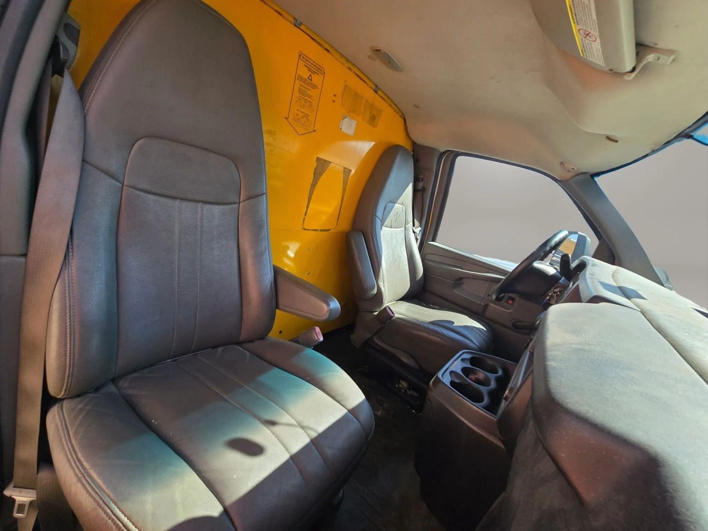 Photo 12 of this GMC Savana Commercial Cutaway