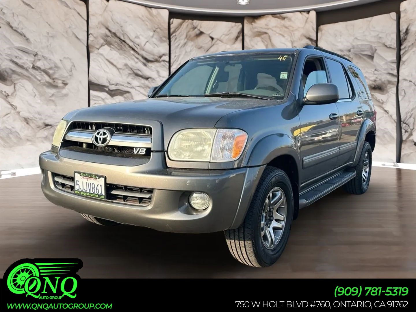 2005 Toyota Sequoia SR5's photo