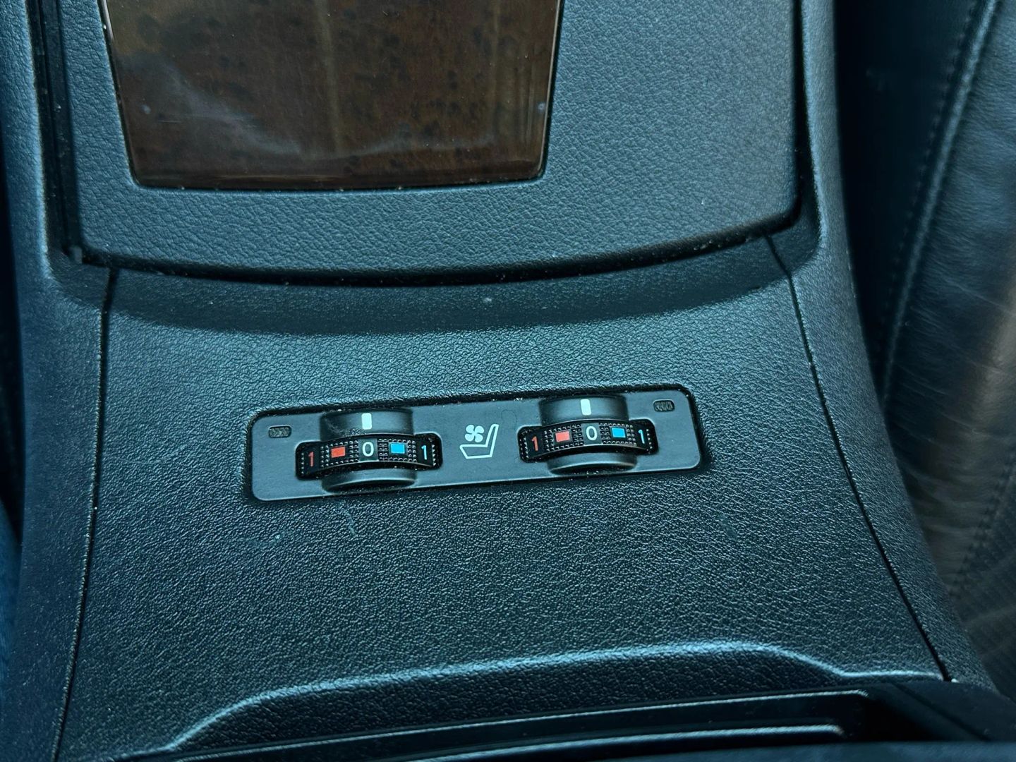 2012 Lexus ES 350 - Photo 30