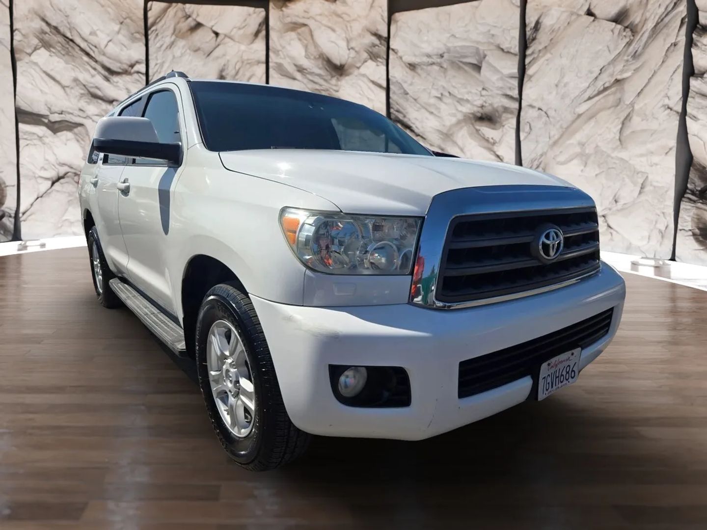 2014 Toyota Sequoia SR5 photo 2