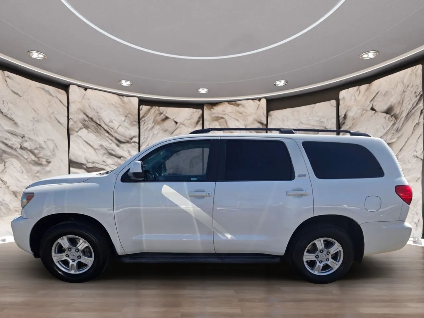 2014 Toyota Sequoia SR5 photo 4
