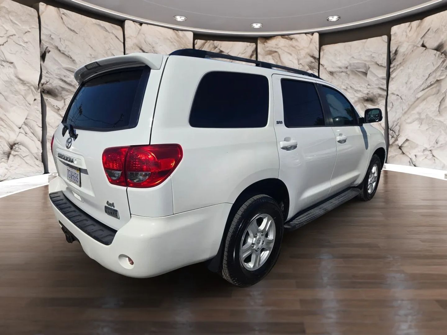 2014 Toyota Sequoia SR5 photo 5