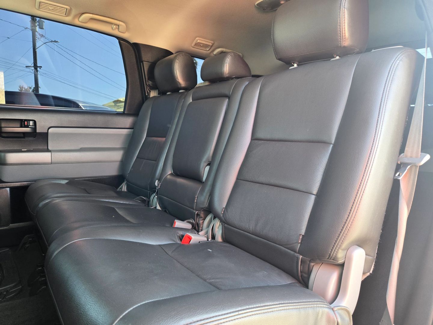 2014 Toyota Sequoia SR5 photo 11