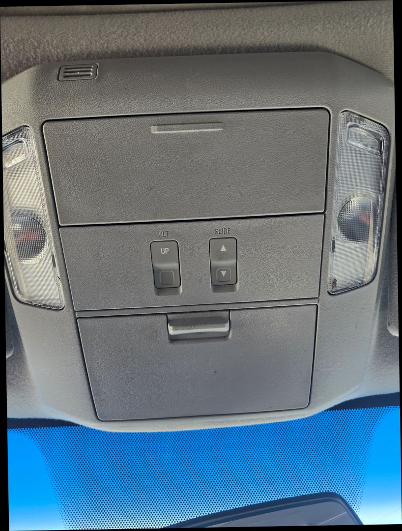 2014 Toyota Sequoia SR5 photo 22