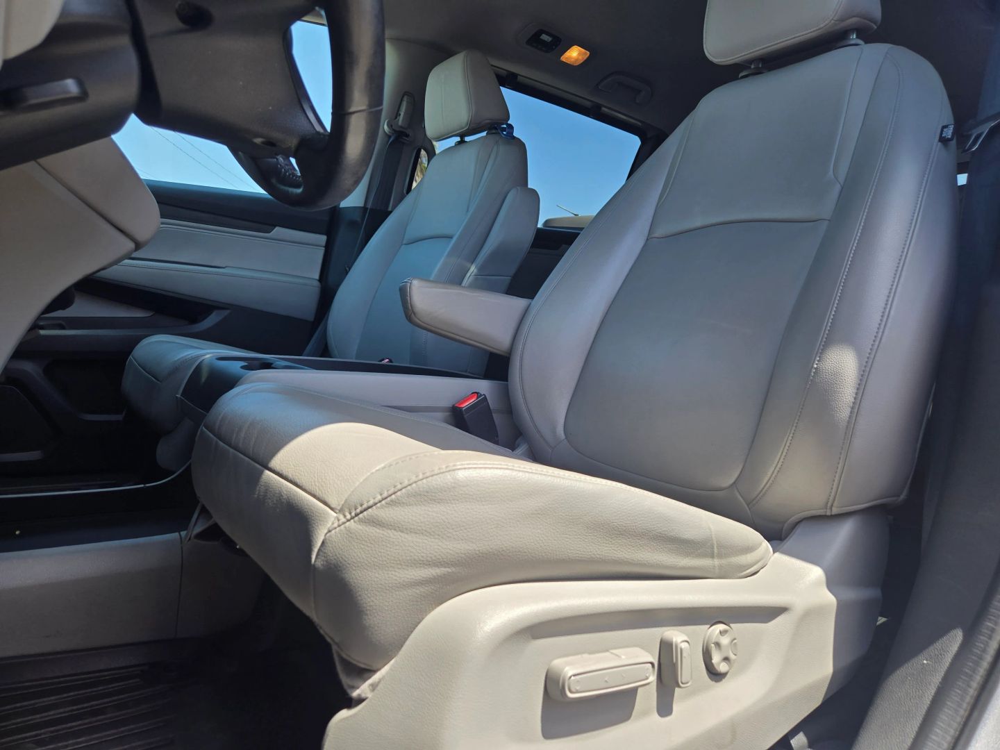 2018 Honda Odyssey EX-L photo 12