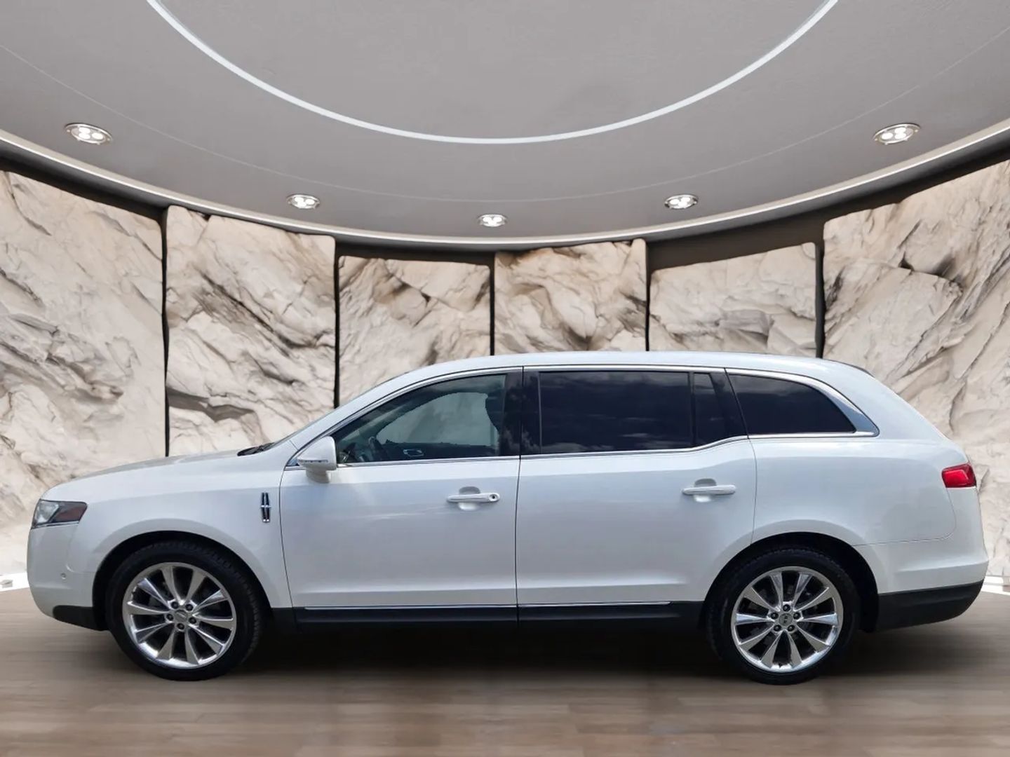 2010 Lincoln MKT EcoBoost photo 3