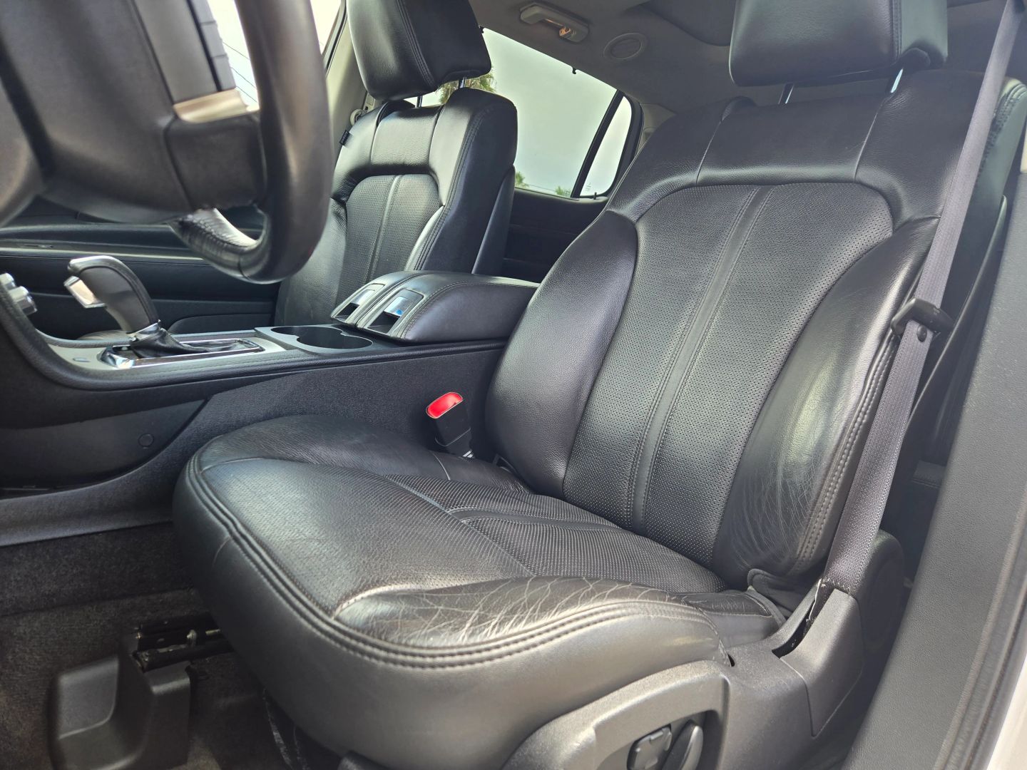 2010 Lincoln MKT EcoBoost photo 8