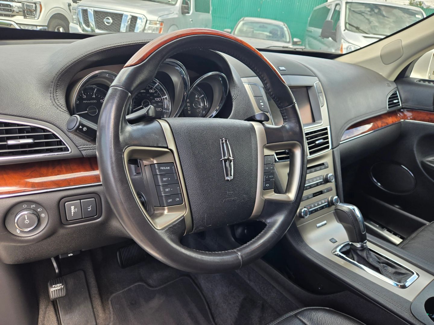 2010 Lincoln MKT EcoBoost photo 9