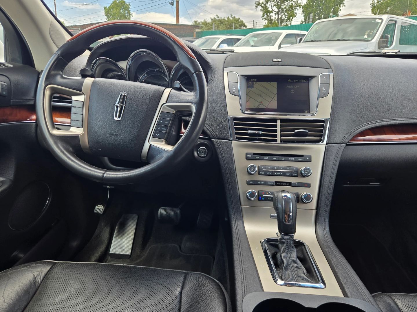 2010 Lincoln MKT EcoBoost photo 18