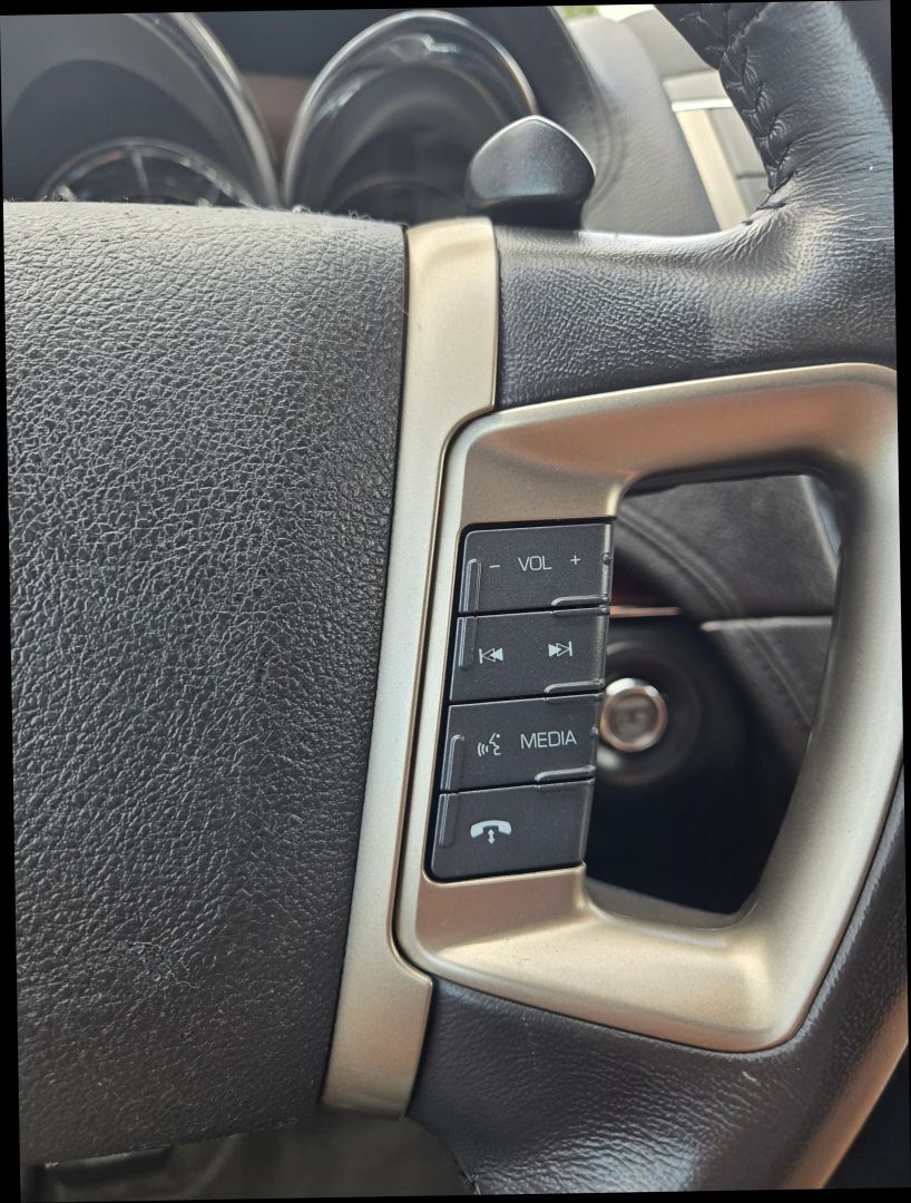 2010 Lincoln MKT EcoBoost photo 22