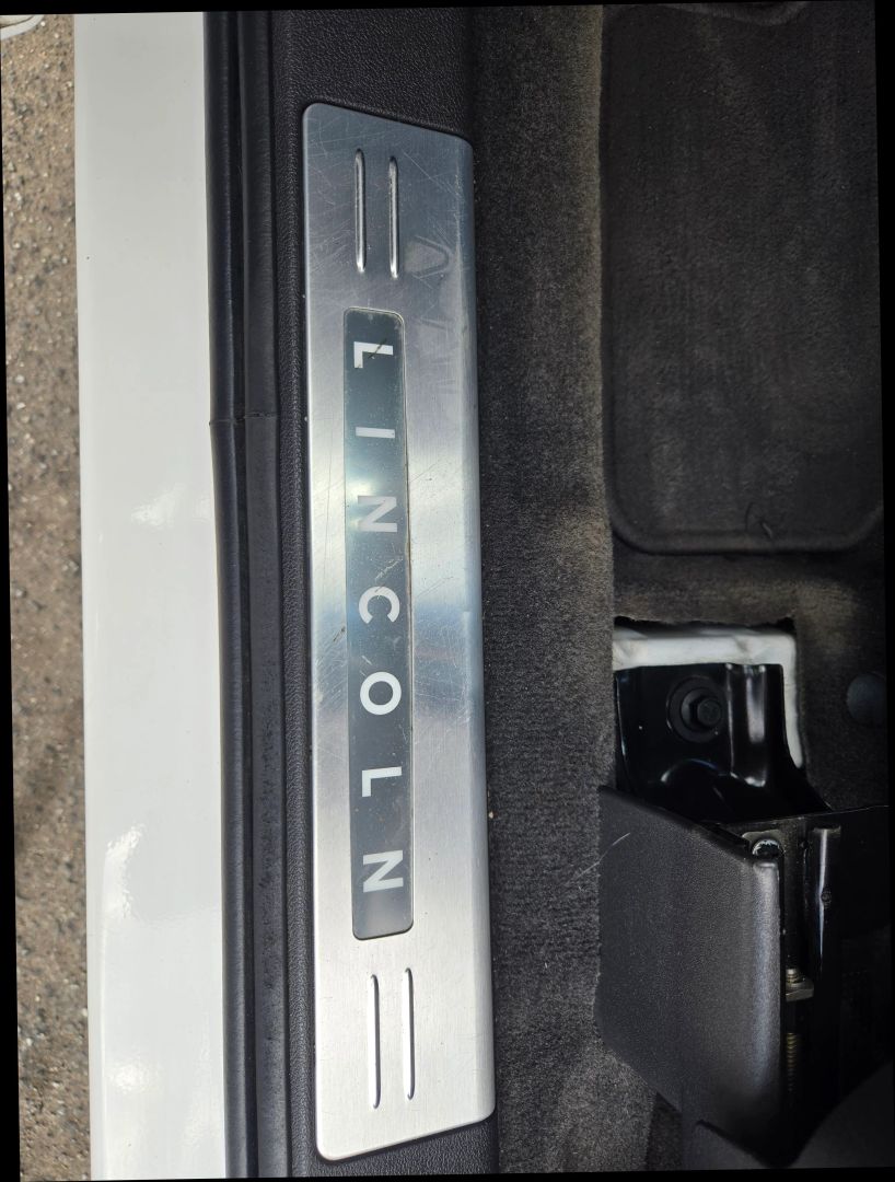 2010 Lincoln MKT EcoBoost photo 26