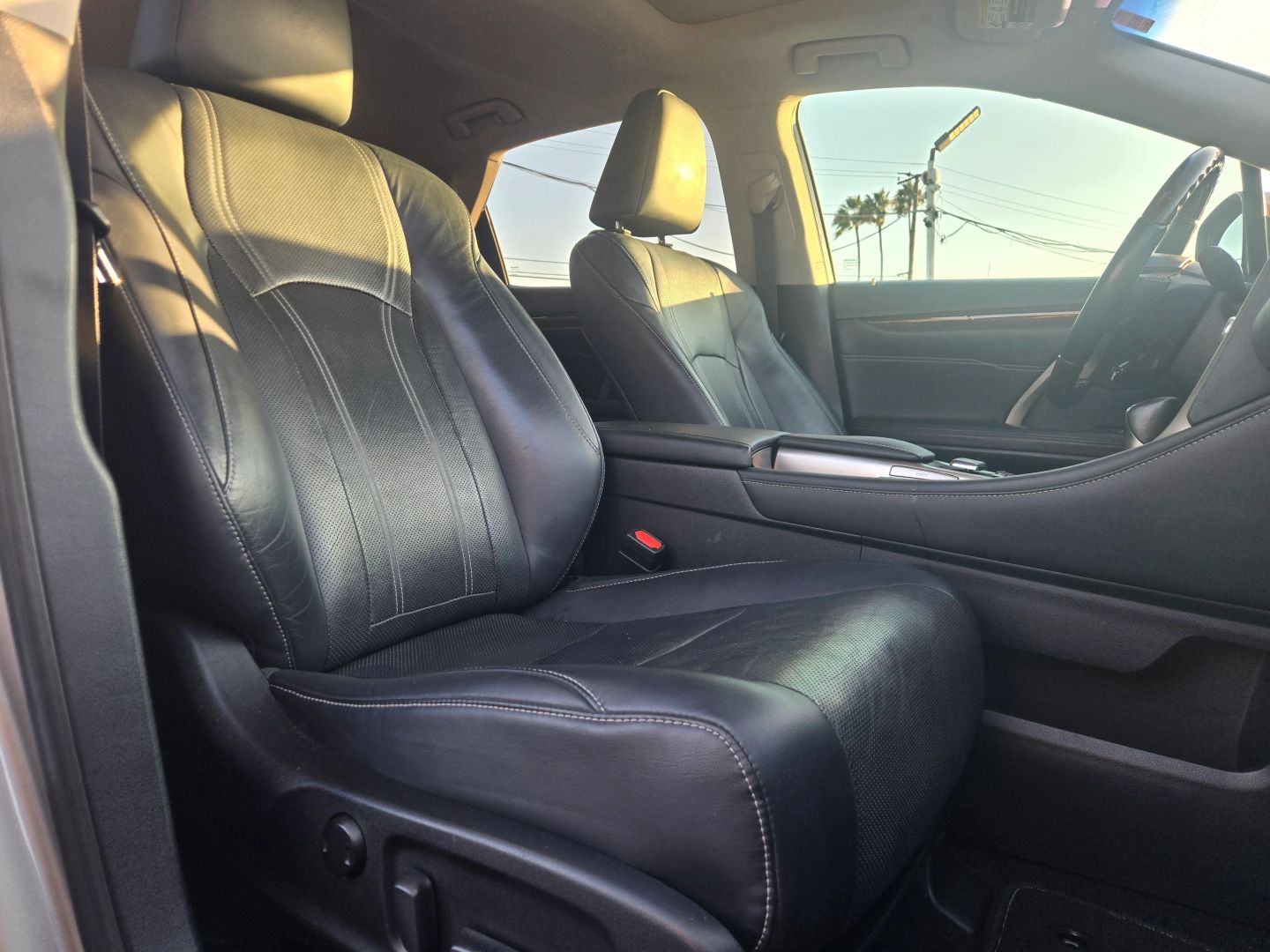 2019 Lexus RX 450h photo 15