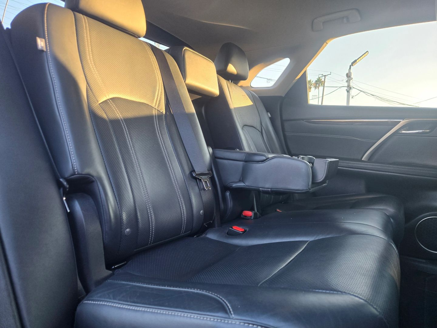2019 Lexus RX 450h photo 17