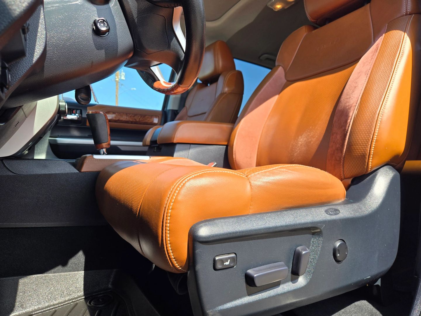 2015 Toyota Tundra 1794 Edition Grade photo 9