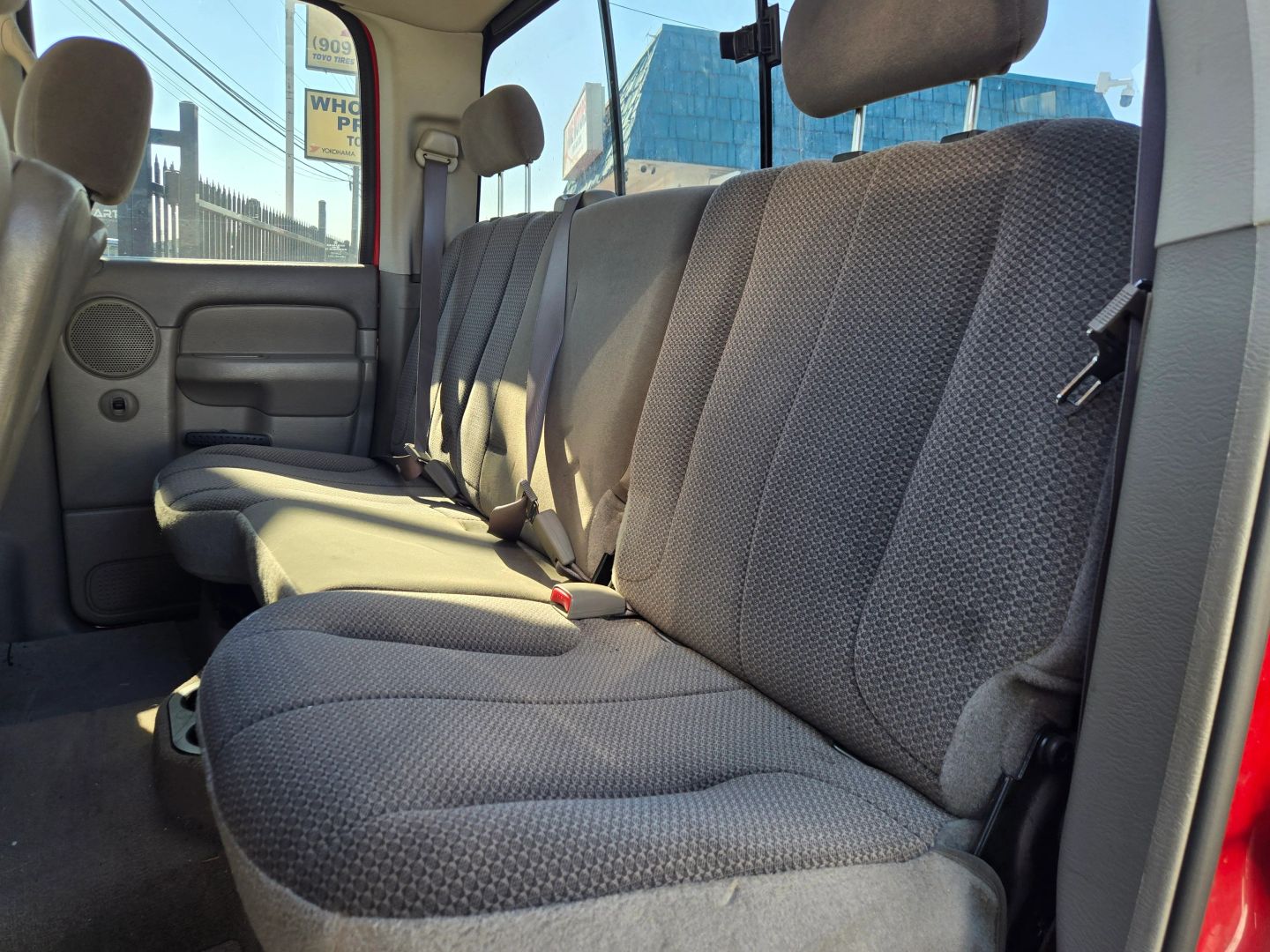 2004 Dodge Ram 3500 SLT photo 9