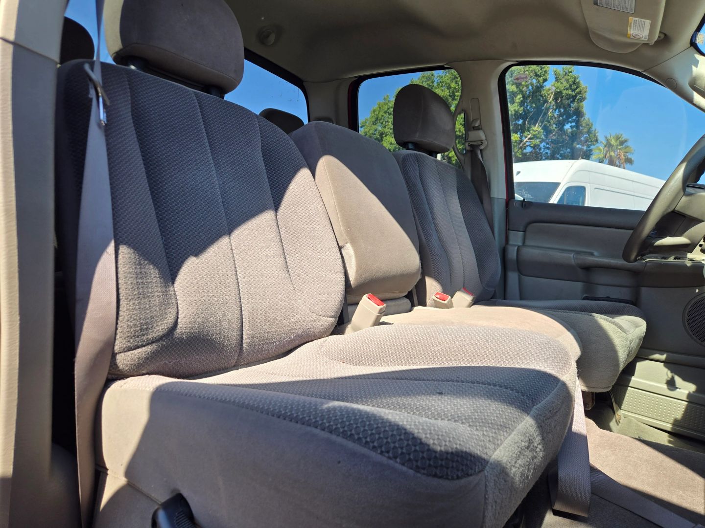 2004 Dodge Ram 3500 SLT photo 11