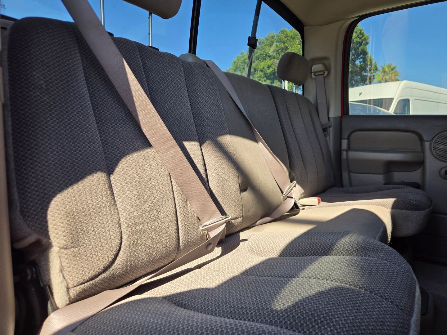 2004 Dodge Ram 3500 SLT photo 13