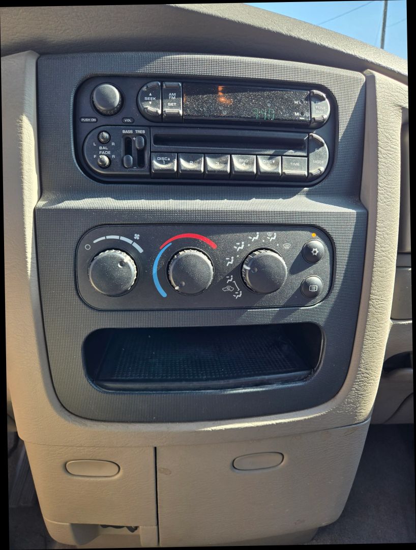 2004 Dodge Ram 3500 SLT photo 15