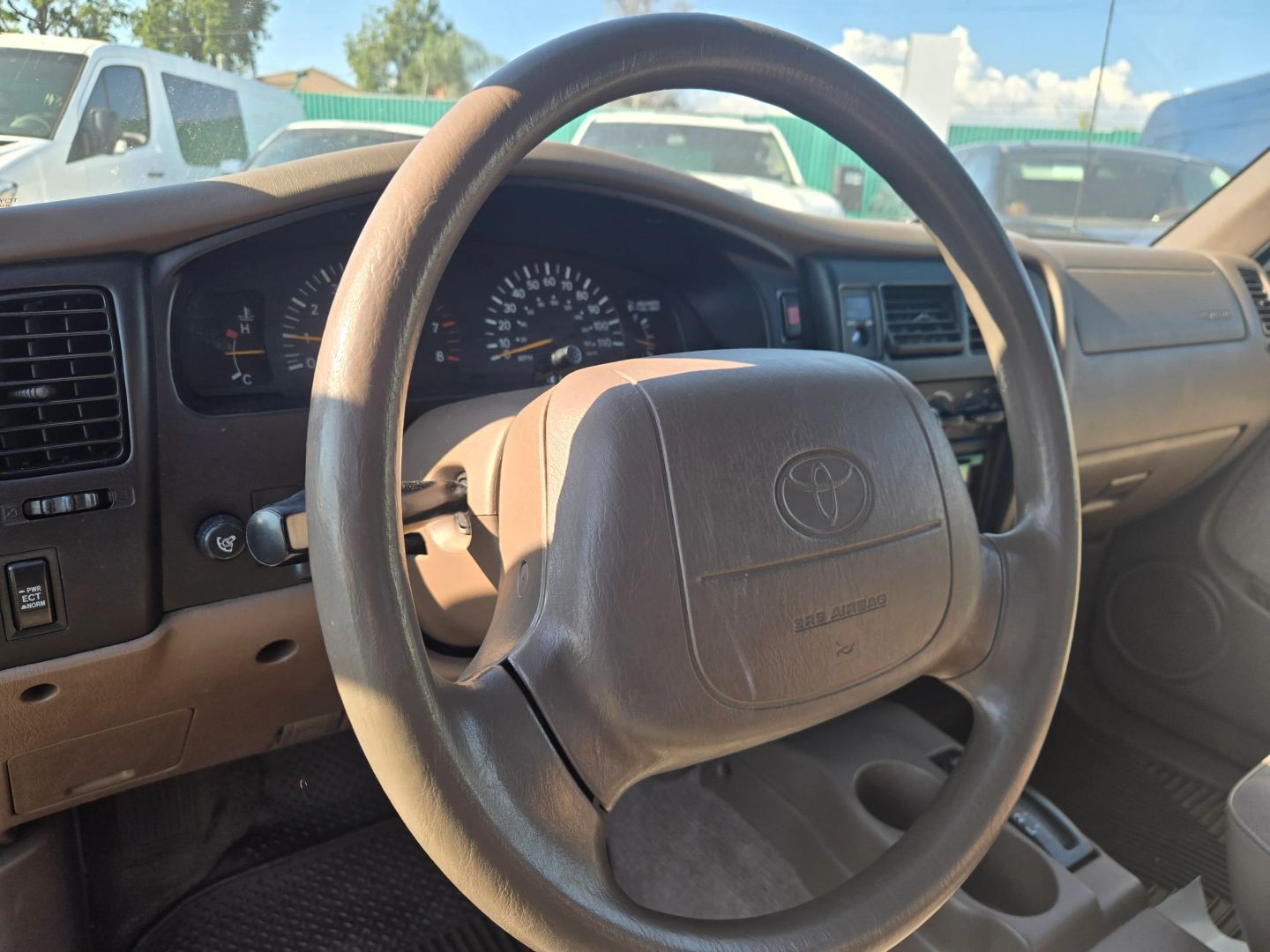 2000 Toyota Tacoma PreRunner XtraCab photo 9
