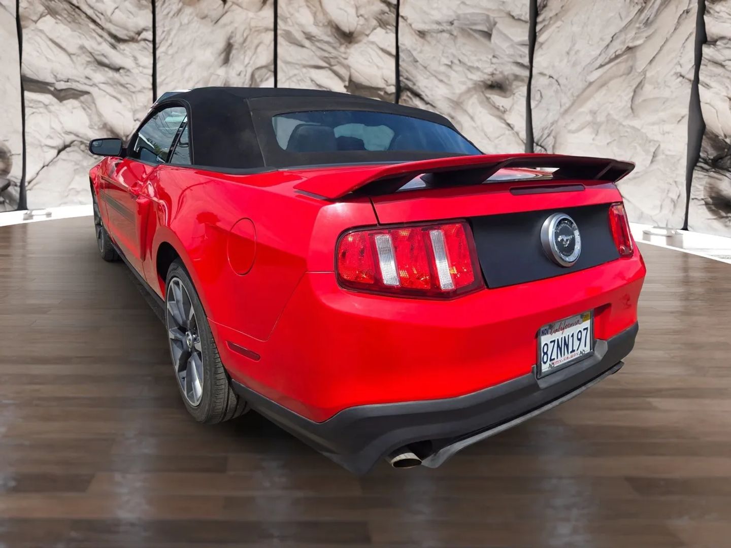 2012 Ford Mustang GT Premium photo 9