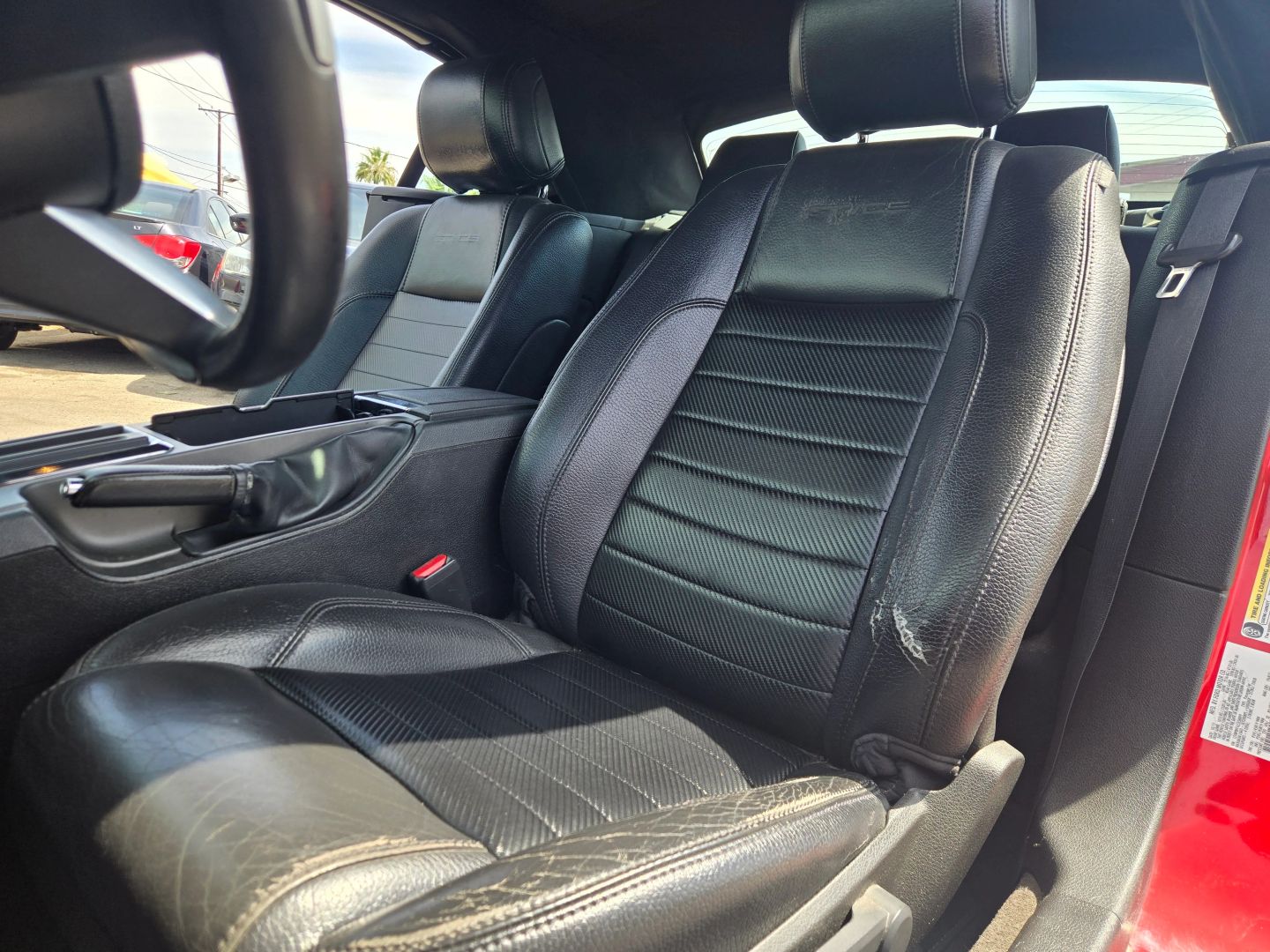 2012 Ford Mustang GT Premium photo 11