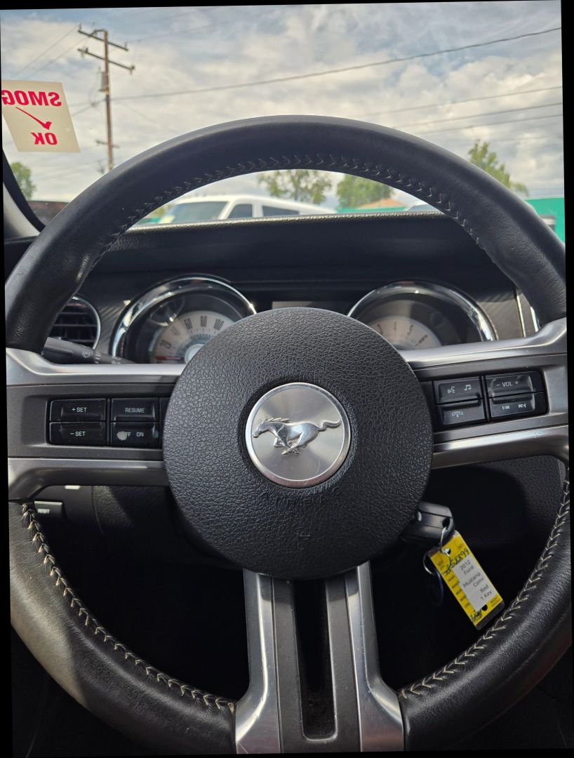 2012 Ford Mustang GT Premium photo 19