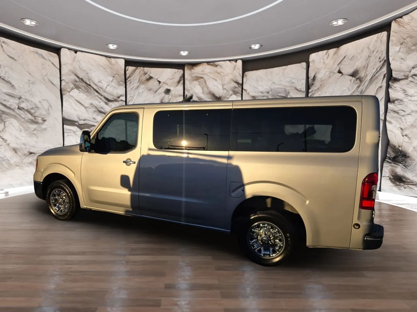 2020 Nissan NV3500 photo 2