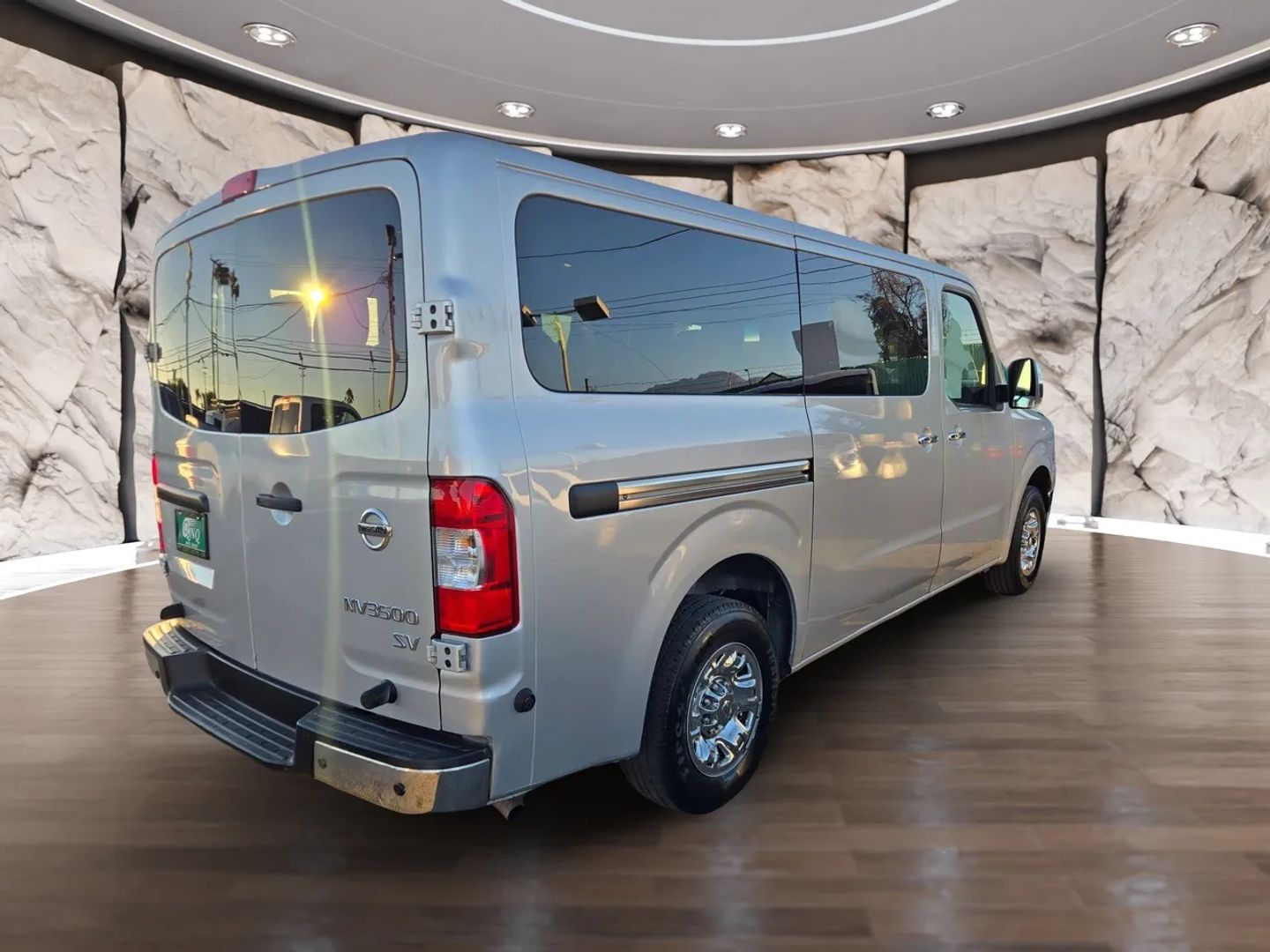 2020 Nissan NV3500 photo 4