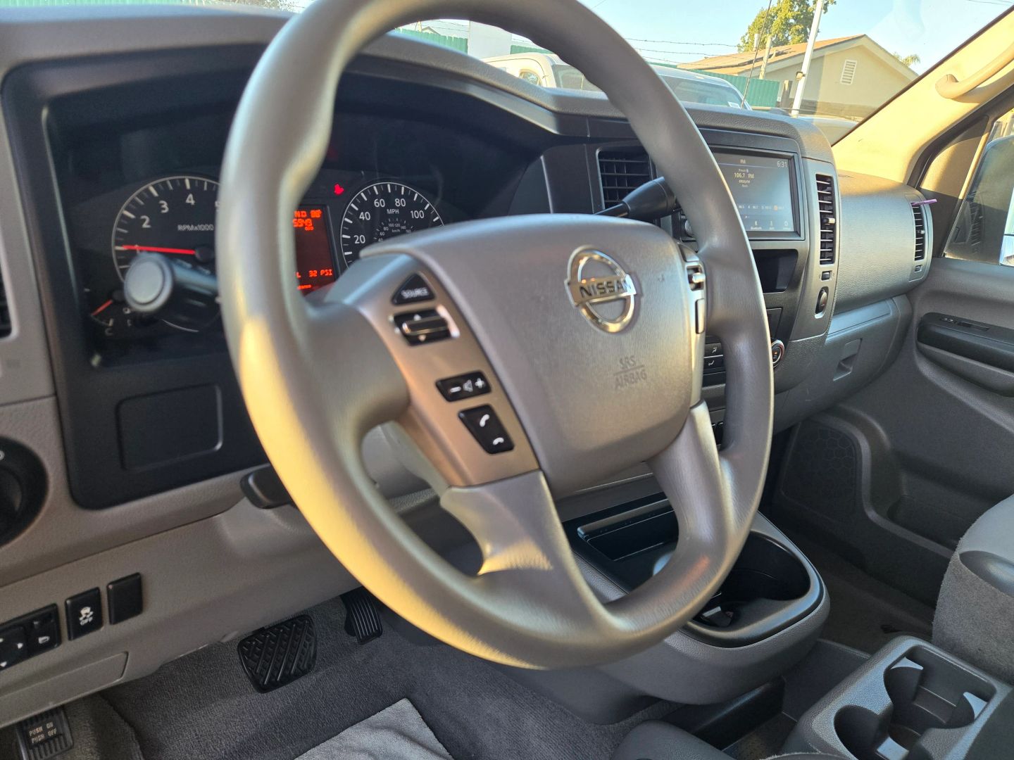 2020 Nissan NV3500 photo 9