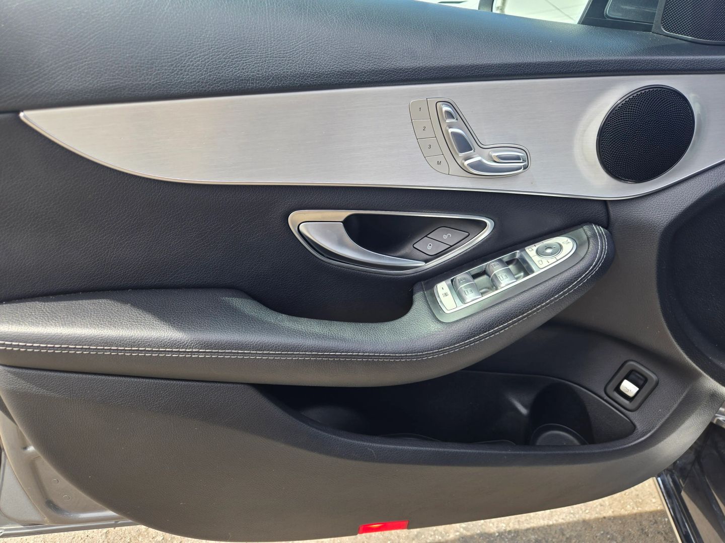 2018 Mercedes Benz C 300 Sedan photo 9