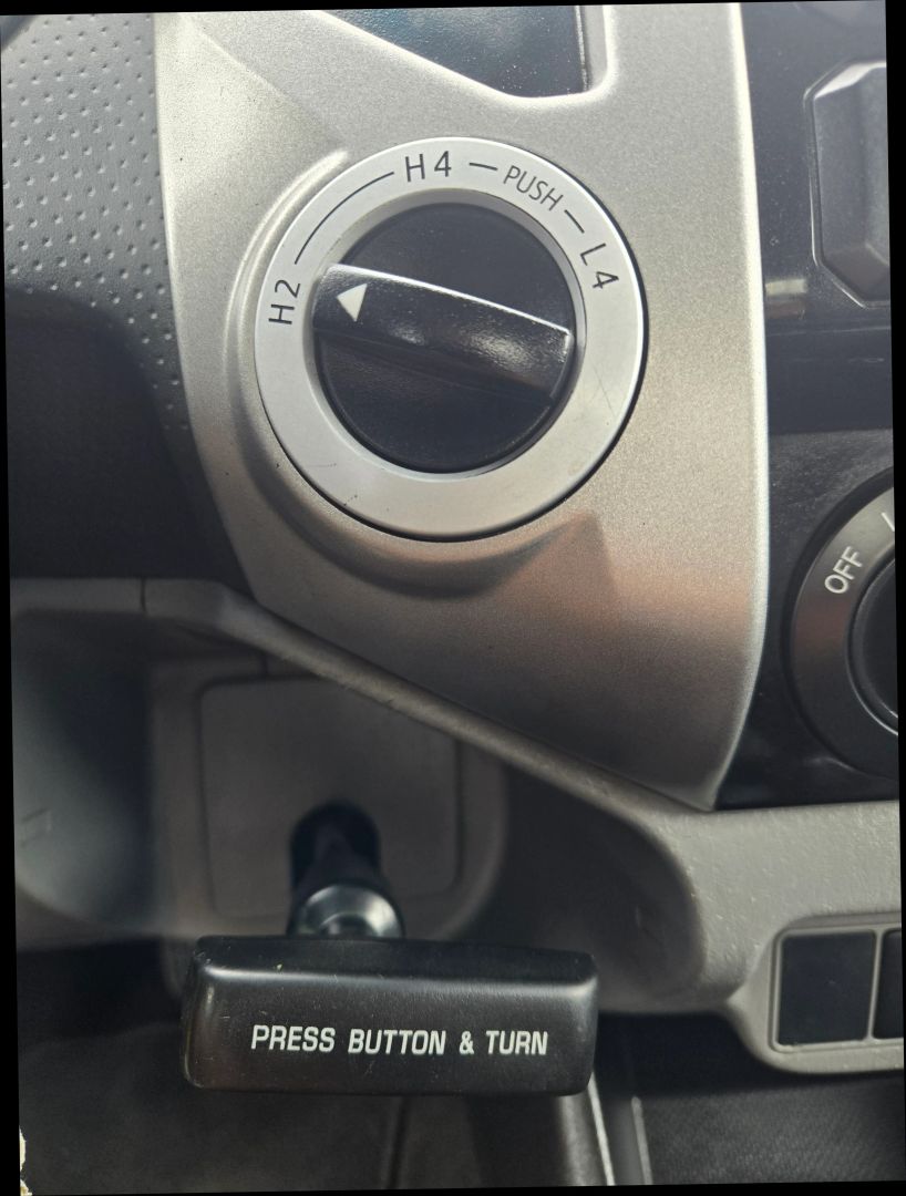 2012 Toyota Tacoma TRD Off-Road photo 17