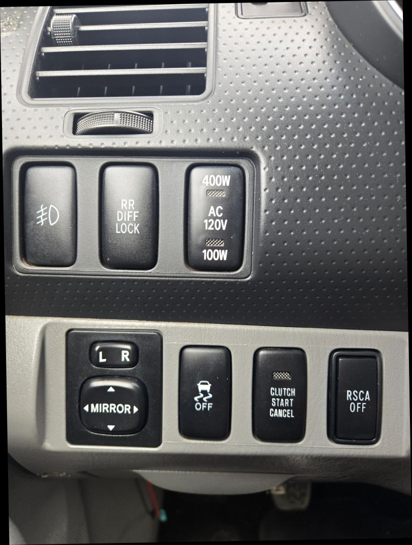 2012 Toyota Tacoma TRD Off-Road photo 18
