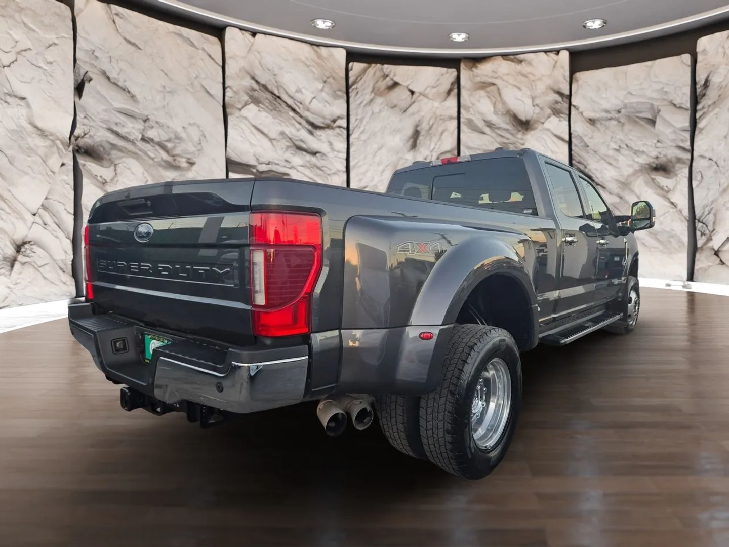 2020 Ford F-350 Lariat photo 3