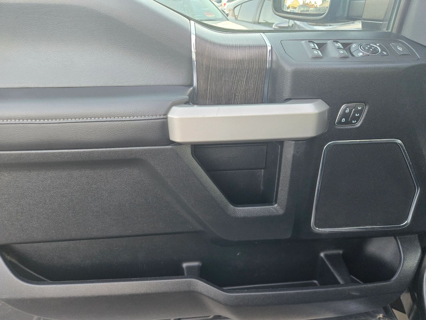 2020 Ford F-350 Lariat photo 5