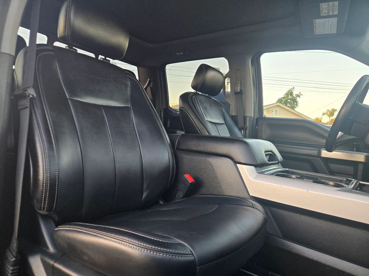 2020 Ford F-350 Lariat photo 10