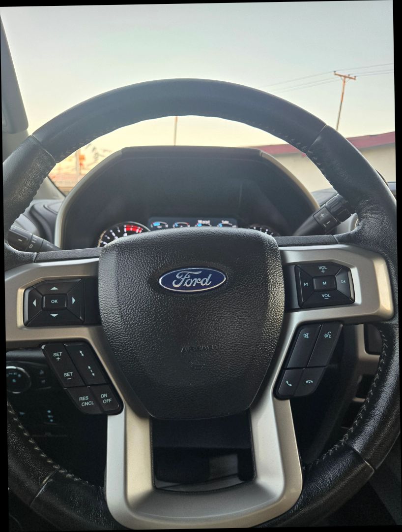 2020 Ford F-350 Lariat photo 13