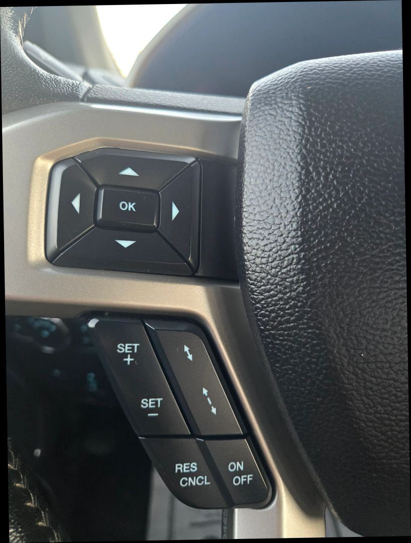2020 Ford F-350 Lariat photo 15