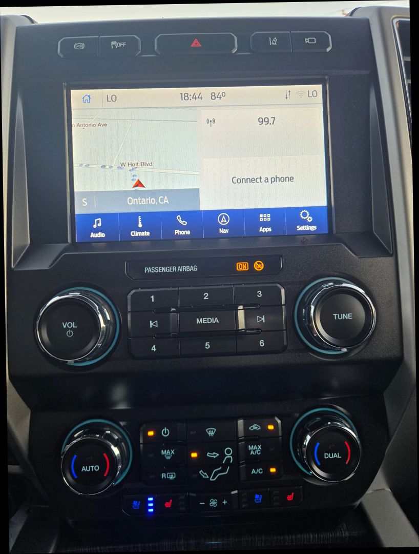 2020 Ford F-350 Lariat photo 18