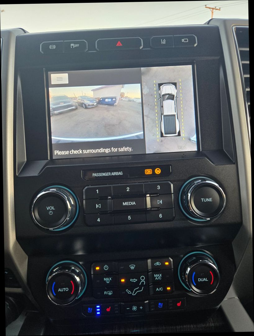 2020 Ford F-350 Lariat photo 19